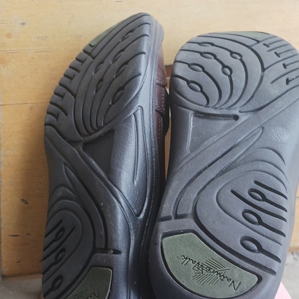 Nature Walk women's leather loafer walking shoes size 8 - Picture 7 of 10